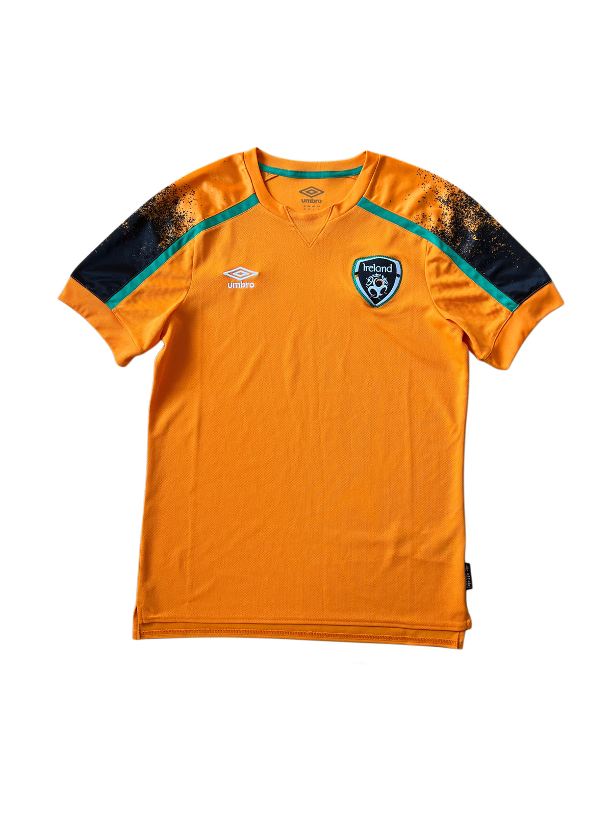 Umbro Ireland Away Jersey 2022 Medium