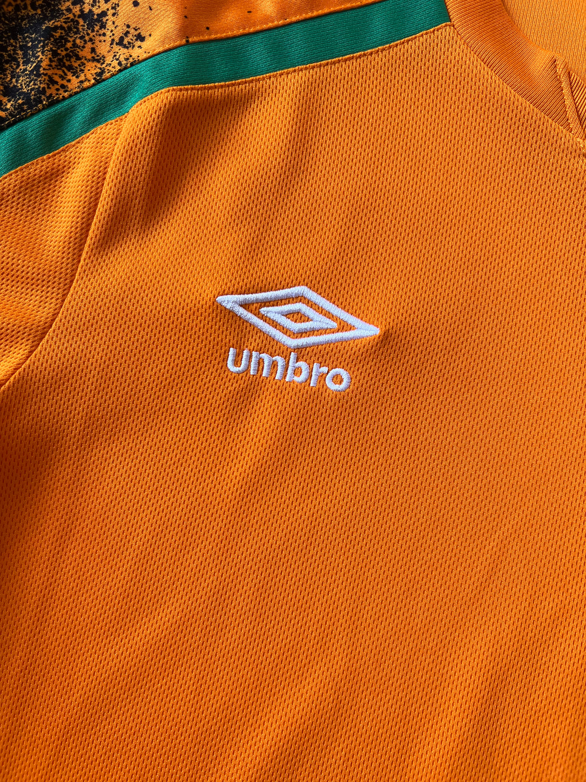 Umbro Ireland Away Jersey 2022 Medium