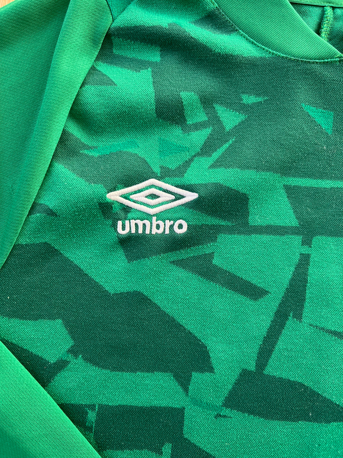 Umbro Ireland Home Jersey 2022 Small Long Sleeve