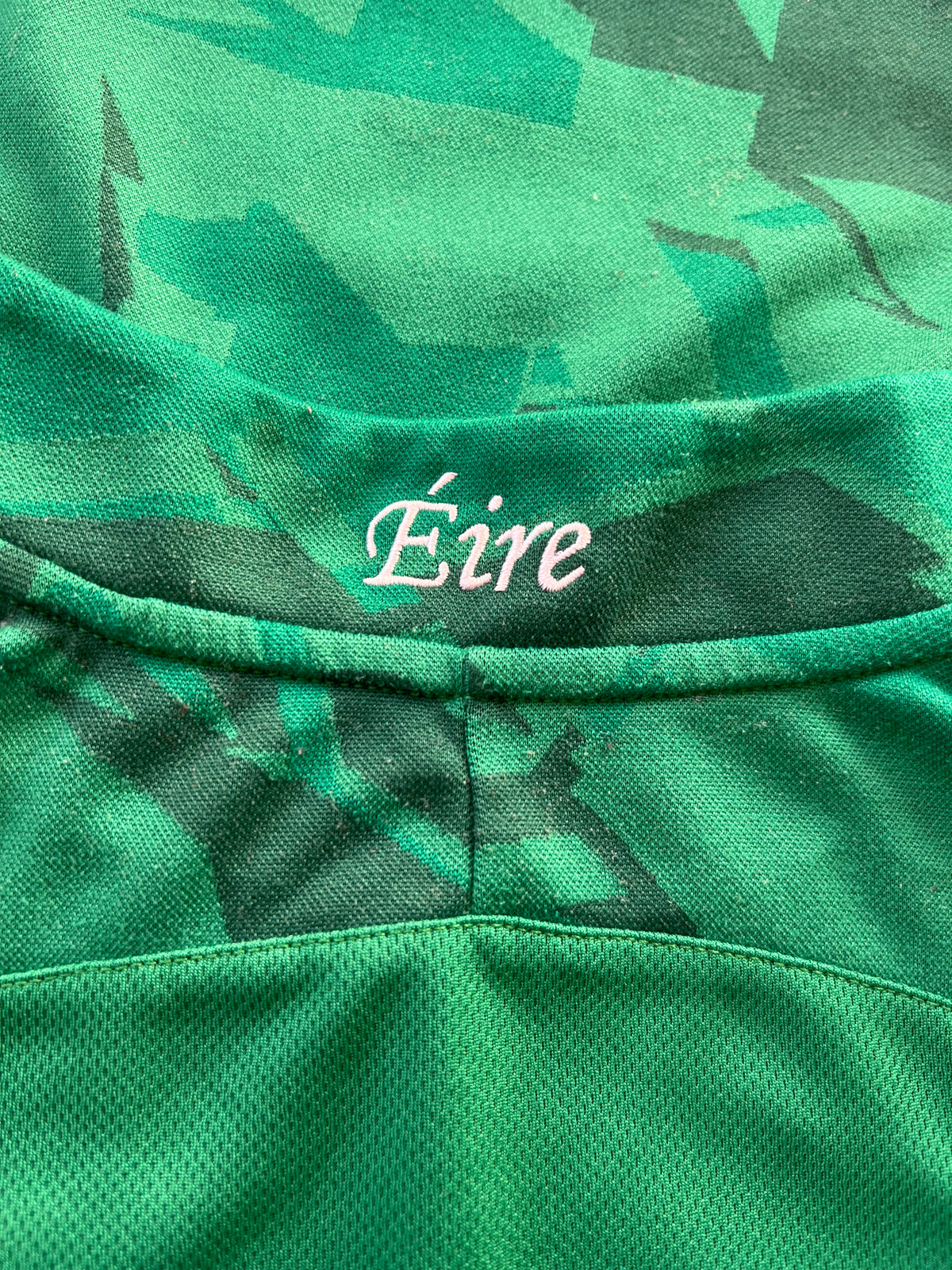 Umbro Ireland Home Jersey 2022 Small Long Sleeve